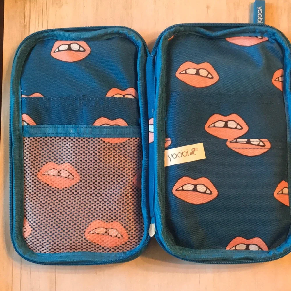 Yoobi Pencil Organizer- Navy Peach Lips